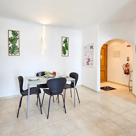 Rocha Justar Apartment